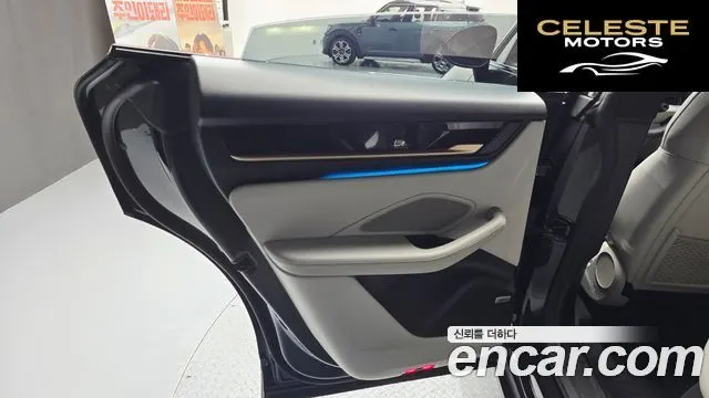 PORSCHE Macan EV 4S 2025 — photo 15 sur 32