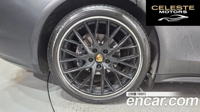 PORSCHE Panamera (971) 3.0 AWD 2018 — photo 5 sur 20