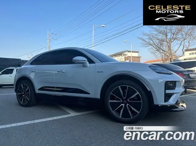 PORSCHE Macan EV Turbo 2025 — photo 2 sur 8
