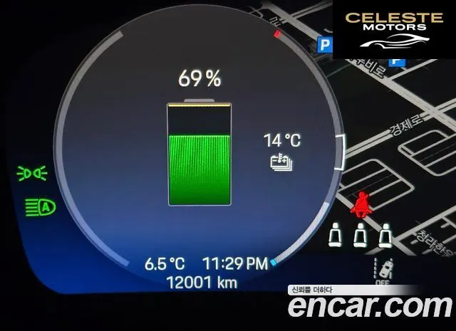 PORSCHE Macan EV Turbo 2025 — photo 4 sur 8
