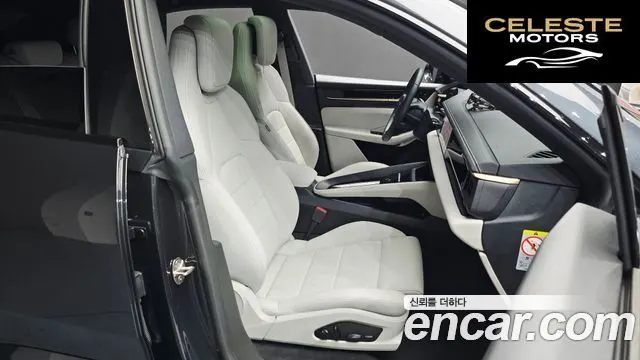 PORSCHE Macan EV 4S 2025 — photo 18 sur 32