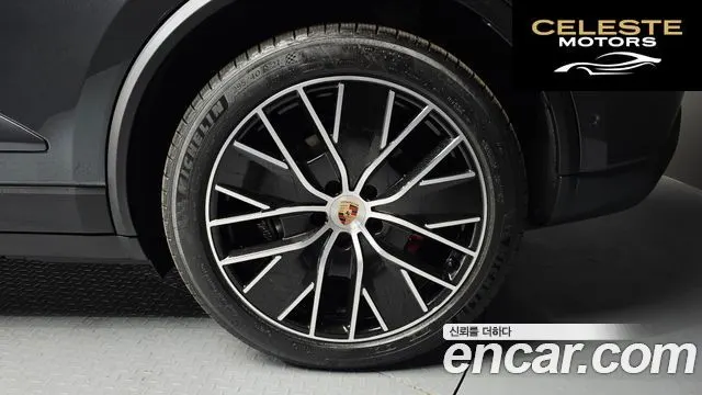 PORSCHE Macan EV 4S 2025 — photo 7 sur 32