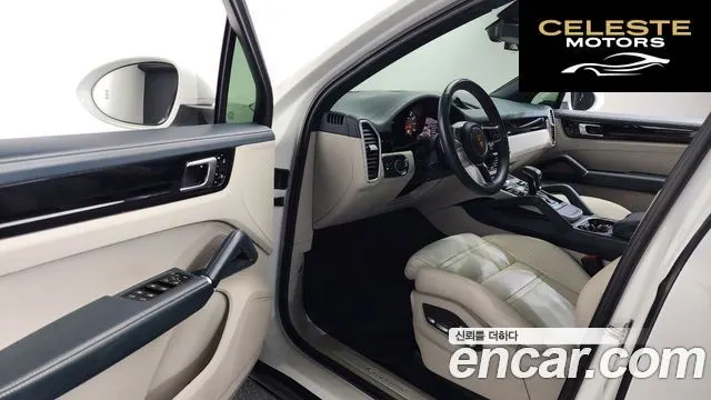 PORSCHE Cayenne (PO536) 3.0 2021 — photo 13 sur 34