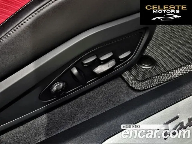 PORSCHE Taycan 4S 2025 — photo 17 sur 26