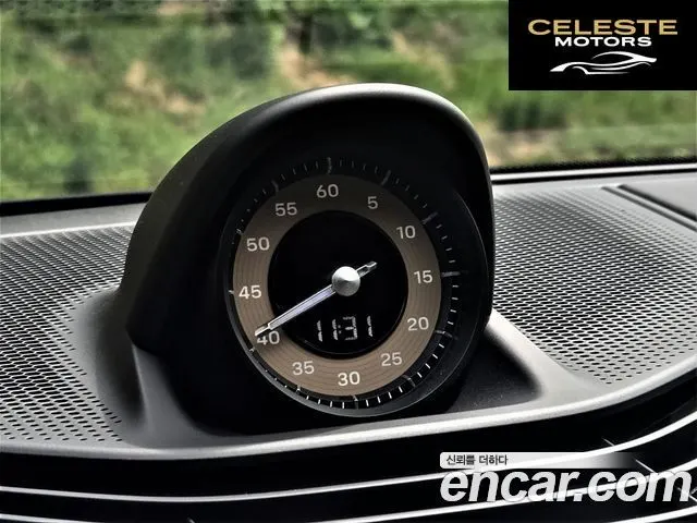 PORSCHE Taycan 4S 2025 — photo 18 sur 26