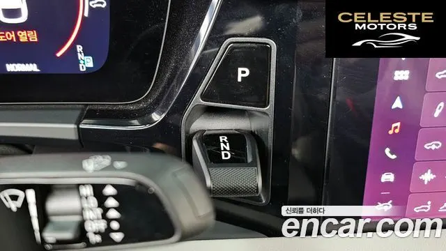 PORSCHE Macan EV 4S 2025 — photo 12 sur 40