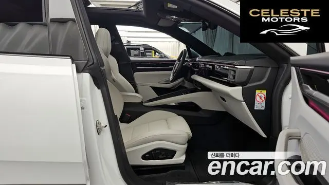 PORSCHE Macan EV 4S 2025 — photo 17 sur 40