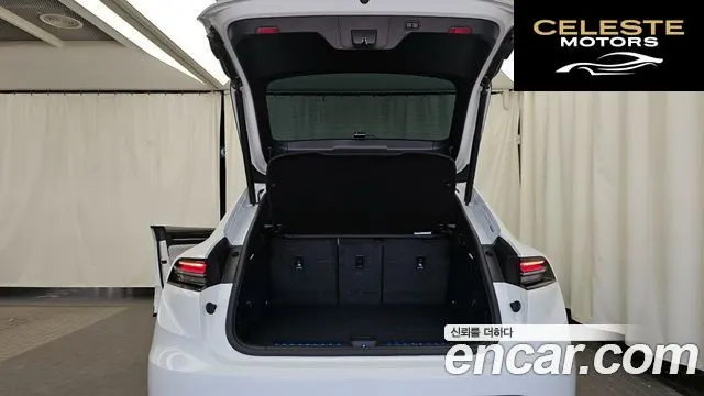 PORSCHE Macan EV 4S 2025 — photo 26 sur 40