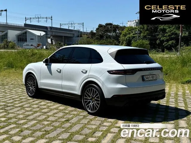 PORSCHE Cayenne (PO536) 3.0 2021 — photo 18 sur 26