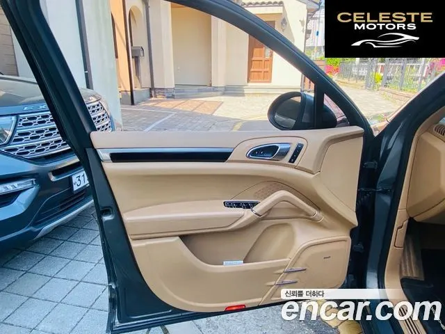 PORSCHE Cayenne 3.0 2013 — photo 12 sur 20