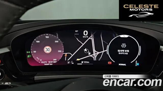 PORSCHE Macan EV 4S 2025 — photo 11 sur 40