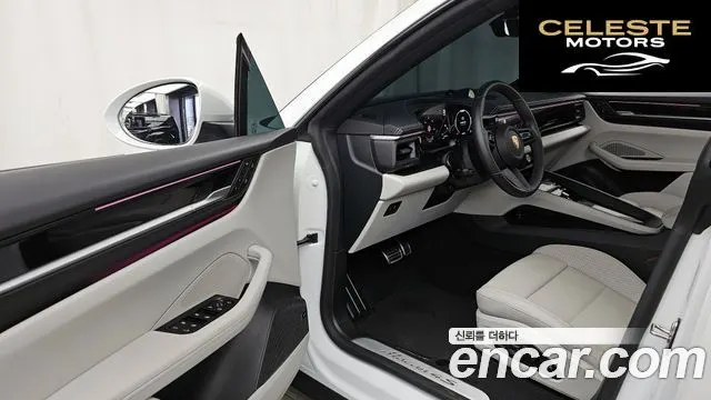 PORSCHE Macan EV 4S 2025 — photo 13 sur 40