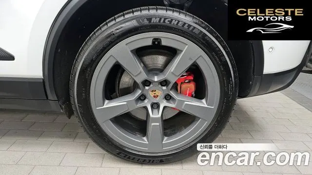 PORSCHE Macan EV 4S 2025 — photo 7 sur 40