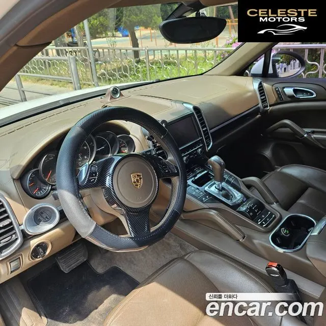 PORSCHE Cayenne 3.0 2013 — photo 8 sur 17