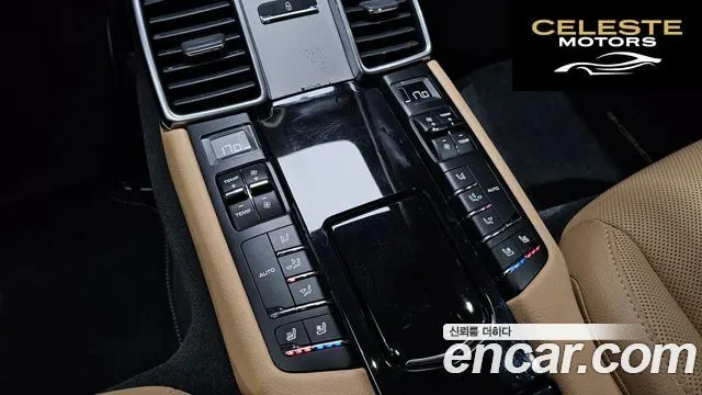 PORSCHE Panamera 3.6 AWD Edition 2016 — photo 19 sur 26