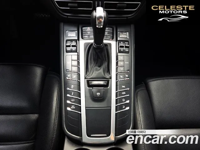 PORSCHE Macan 2.9 GTS 2021 — photo 12 sur 26