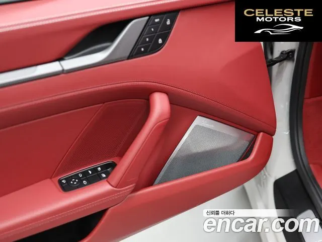 PORSCHE 911 (992) Carrera 4 Cabriolet 2023 — photo 11 sur 26