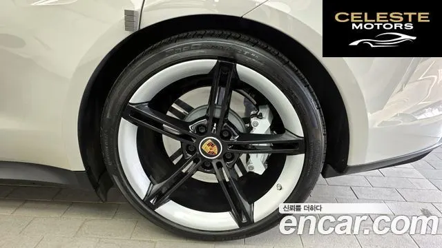 PORSCHE Taycan 2022 — photo 7 sur 30