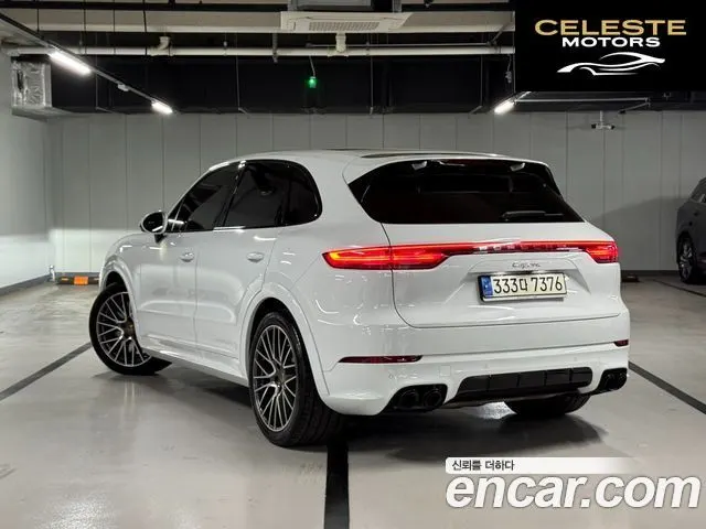 PORSCHE Cayenne (PO536) 3.0 2021 — photo 2 sur 26
