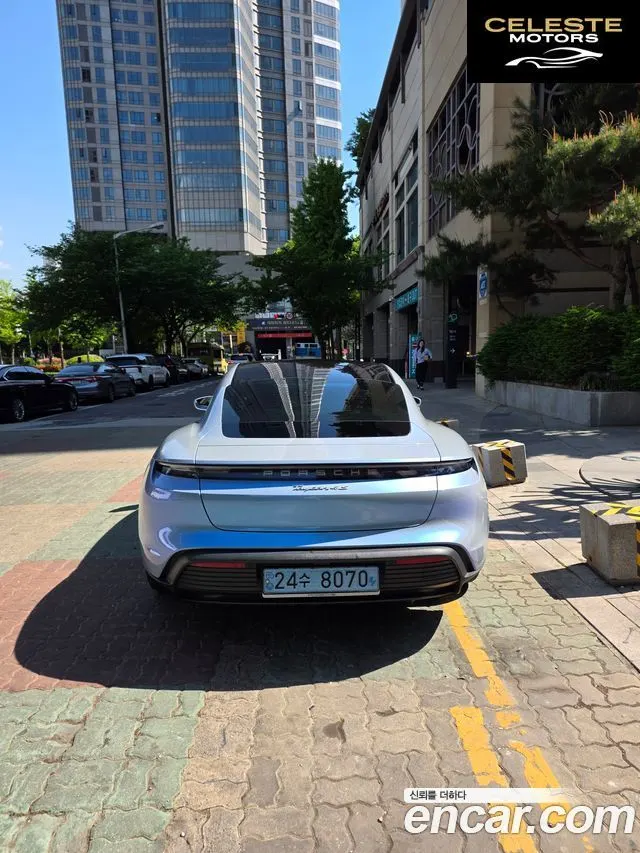 PORSCHE Taycan 4S 2021 — photo 4 sur 8