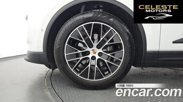 PORSCHE Macan EV 2025 — photo 19 sur 20