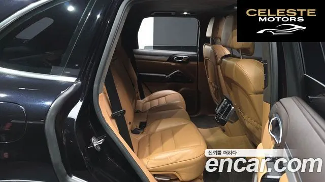 PORSCHE Cayenne 4.8 Turbo 2011 — photo 11 sur 26