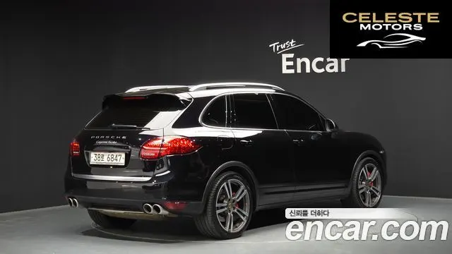 PORSCHE Cayenne 4.8 Turbo 2011 — photo 2 sur 26