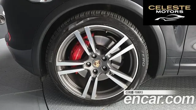 PORSCHE Cayenne 4.8 Turbo 2011 — photo 5 sur 26