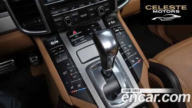 PORSCHE Cayenne 4.8 Turbo 2011 — photo 9 sur 26