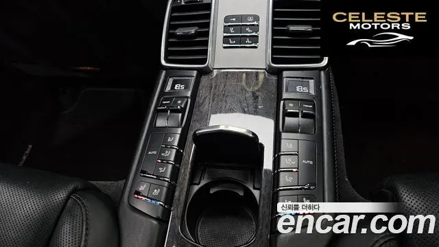 PORSCHE Panamera 4.8 Turbo S 2012 — photo 18 sur 20
