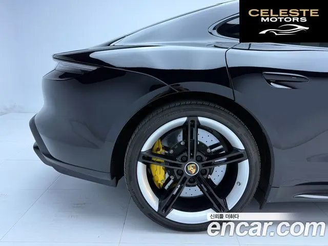 PORSCHE Taycan Turbo S 2021 — photo 10 sur 26