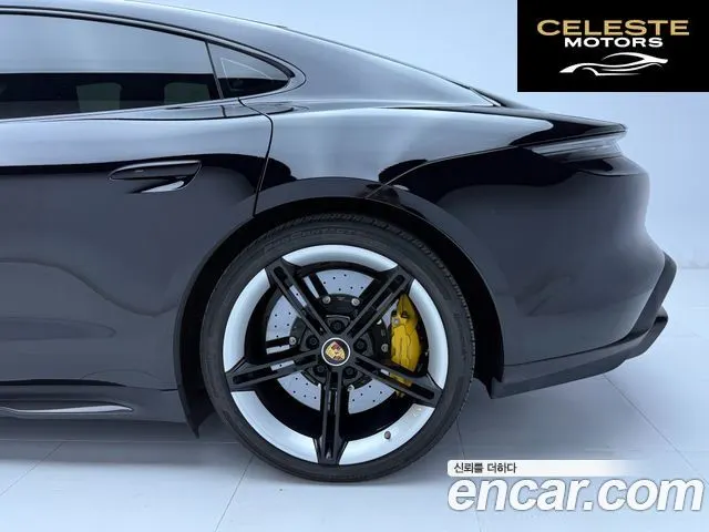 PORSCHE Taycan Turbo S 2021 — photo 11 sur 26