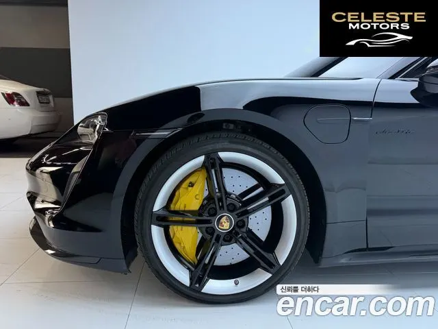 PORSCHE Taycan Turbo S 2021 — photo 12 sur 26