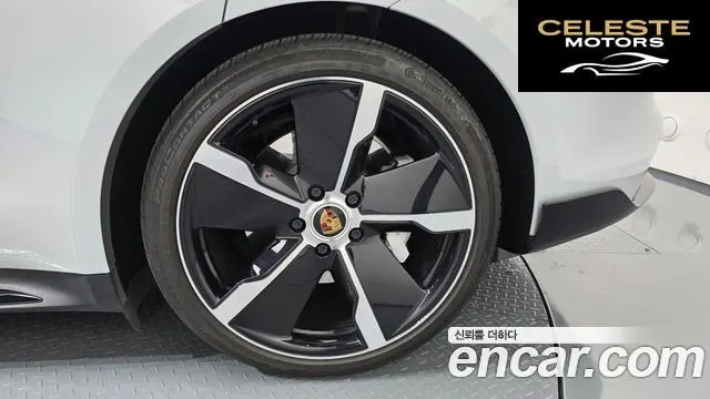 PORSCHE Taycan 4S 2021 — photo 7 sur 36