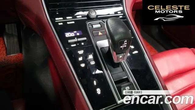 PORSCHE Panamera (971) 3.0 AWD 2018 — photo 11 sur 36