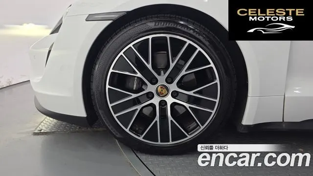 PORSCHE Taycan 2022 — photo 5 sur 32