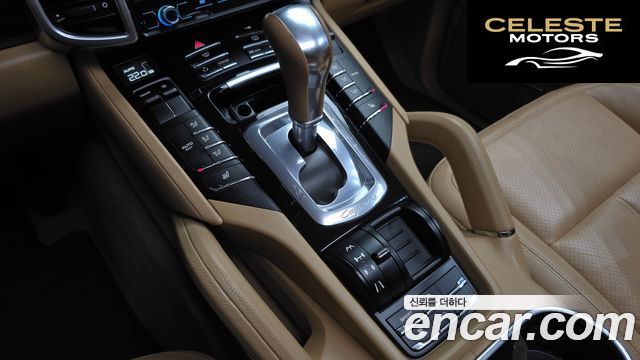 PORSCHE Cayenne 3.0 2012 — photo 11 sur 31