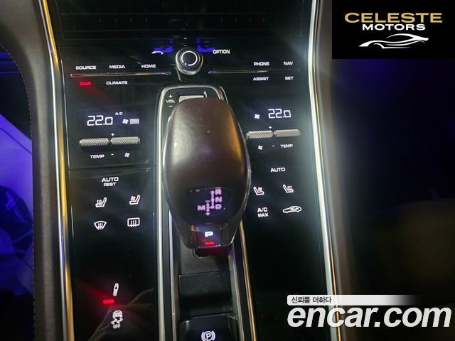 PORSCHE Panamera (971) 3.0 AWD 2018 — photo 19 sur 26