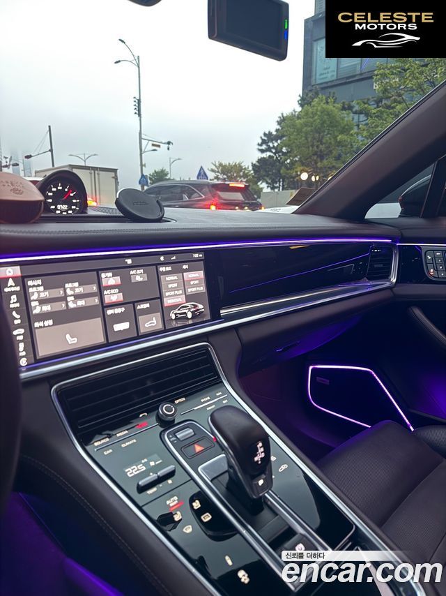 PORSCHE Panamera (971) 3.0 AWD 2018 — photo 11 sur 23