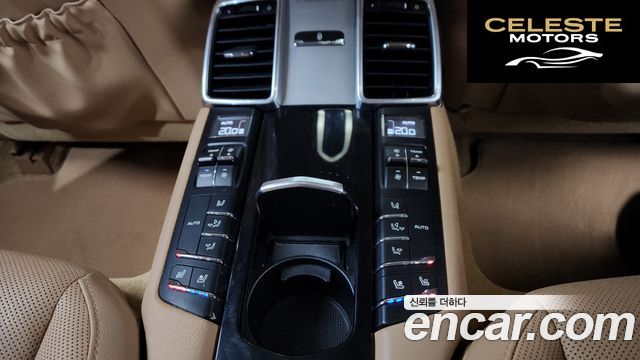 PORSCHE Panamera 3.6 2WD Edition 2016 — photo 35 sur 37
