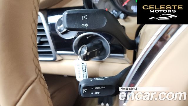 PORSCHE Panamera 3.6 2WD Edition 2016 — photo 36 sur 37