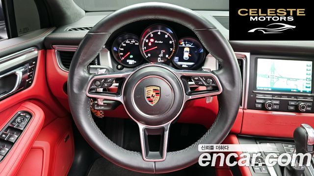 PORSCHE Macan 3.6 Turbo 2016 — photo 12 sur 26