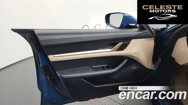 PORSCHE Taycan 2022 — photo 14 sur 36