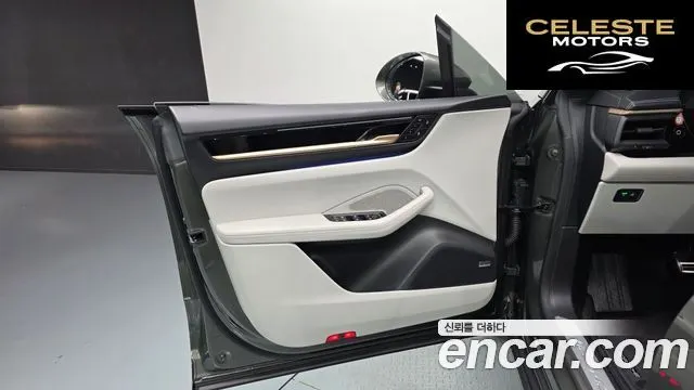 PORSCHE Macan EV 4S 2025 — photo 14 sur 40