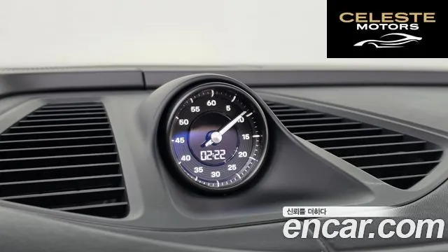 PORSCHE Macan EV 4S 2025 — photo 21 sur 40