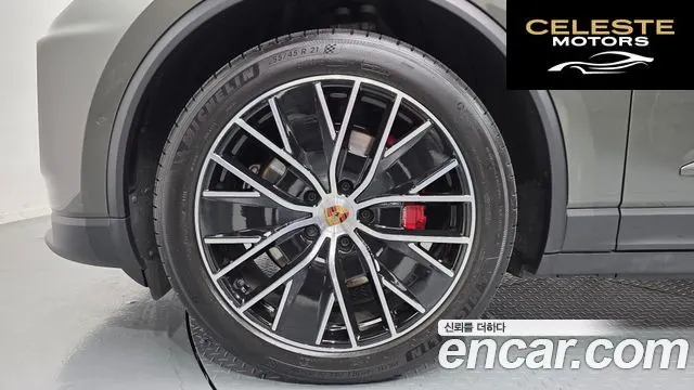 PORSCHE Macan EV 4S 2025 — photo 5 sur 40