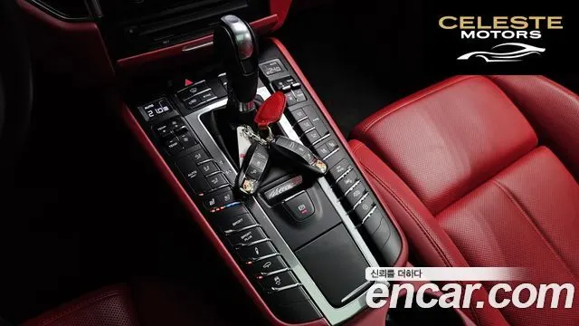 PORSCHE Macan 3.0 GTS 2018 — photo 11 sur 37