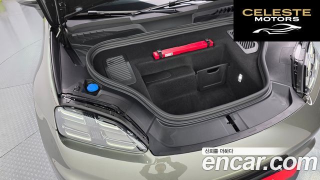 PORSCHE Macan EV 4S 2025 — photo 6 sur 40