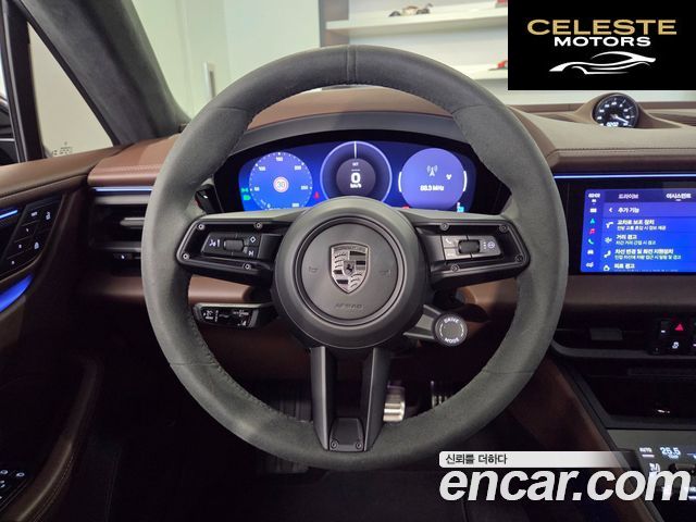 PORSCHE Macan EV Turbo 2025 — photo 11 sur 18