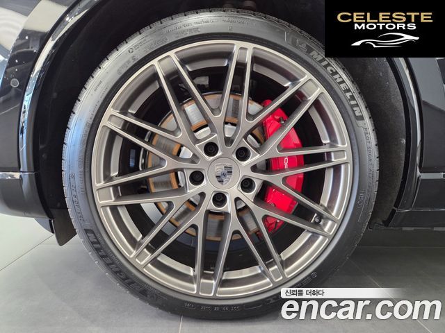 PORSCHE Macan EV Turbo 2025 — photo 5 sur 18